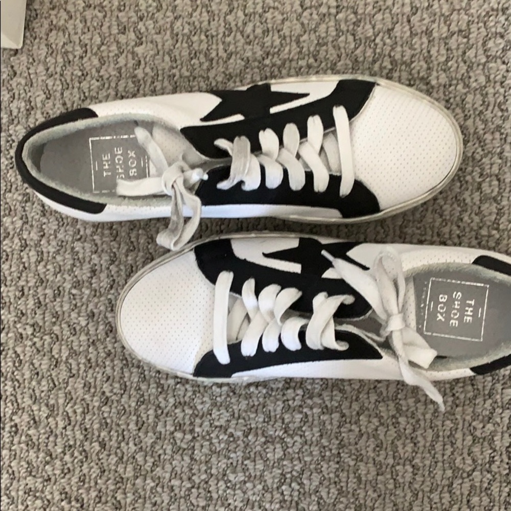 The shoe box meline sneaker size 38